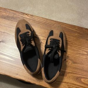 Black and Tan tennis shoes